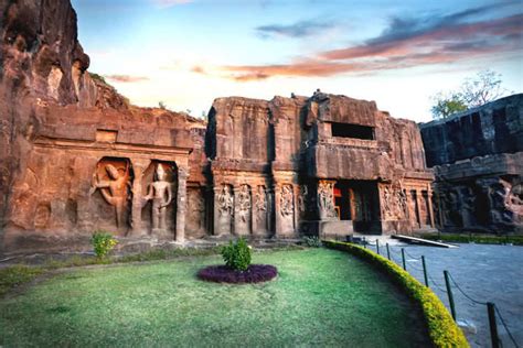 Places To Explore in Aurangabad | Aurangabad Caves | HappyTrips.com