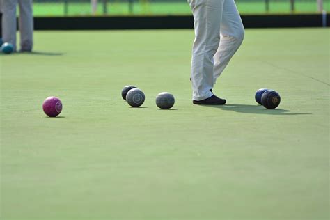 Barefoot Bowls at The Hive