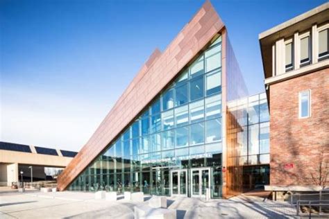 Online MBA Rises in U.S. News & World Report Rankings : Isenberg School of Management : UMass ...