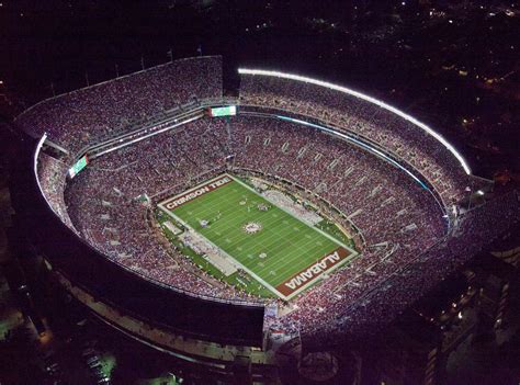 Aerial view of the University of Alabama football stadium, Tuscaloosa ...