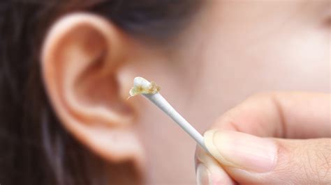 4 reasons to put down the Q-tip and love your earwax | Popular Science