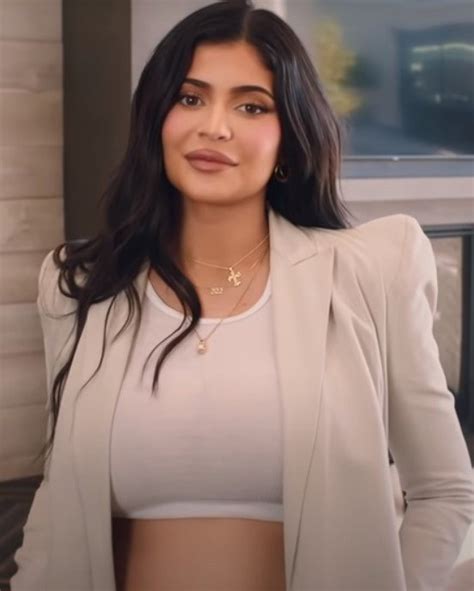 Kylie Jenner - Age, Birthday, Bio, Facts & More - Famous Birthdays on ...