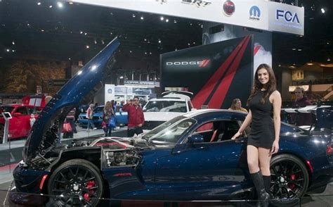 Top 15 Hottest Car Show Models – Autowise