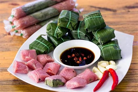 Nem Chua - How to Make Vietnamese Fermented Pork Roll