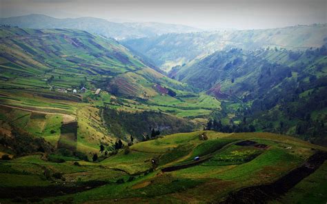 The view in the mountains near Riobamba, Ecuador [OC] : r/pics