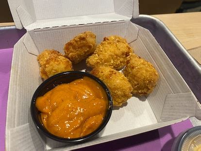 I Tried Taco Bell Chicken Nuggets With Their New Signature Sauces