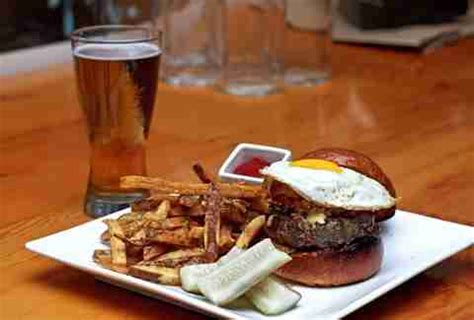 Chicago's 12 best under-the-radar burgers - Thrillist