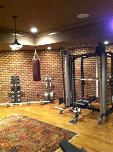 35 Nice Home Gym Design And Decor Ideas - SearcHomee | Gym room at home, Home gym decor, Gym ...