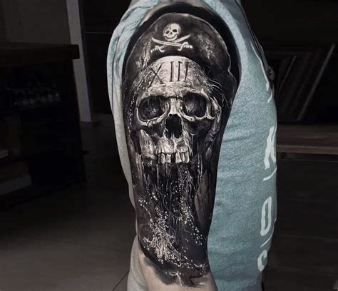 Pirate skull tattoo by Eliot Kohek | Photo 28928