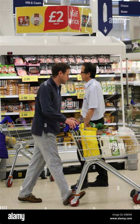 TESCO SUPERMARKET IN BAR HILL CAMBRIDGE Stock Photo - Alamy