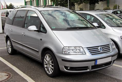File:VW Sharan II. Facelift 20090719 front.JPG - Wikimedia Commons