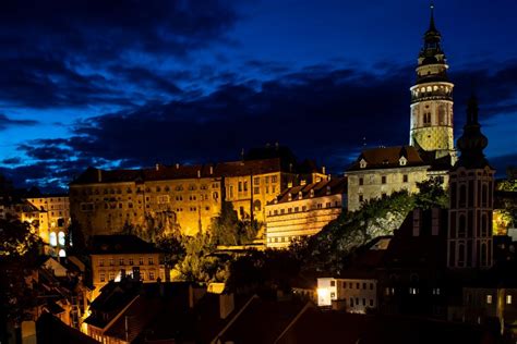 Cesky Krumlov Old Town - One of the Best Places to Visit in Central Europe | DELVE INTO EUROPE