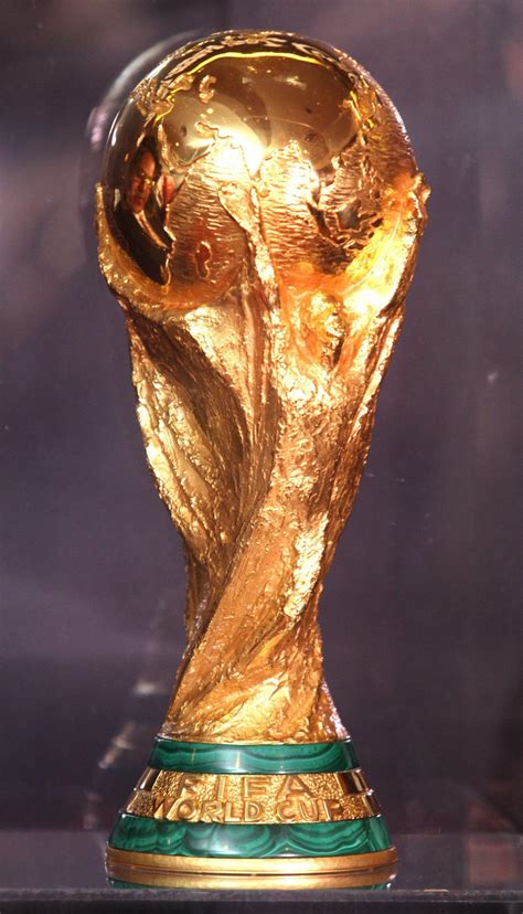 FIFA World Cup trophy - Recherche Google | World cup trophy, World ...