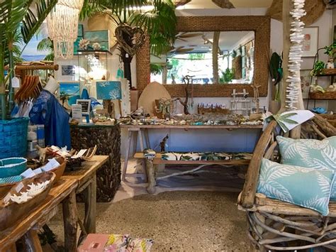 Unique local shop in Noosa - Tres Noosa,, Noosa Traveller Reviews ...