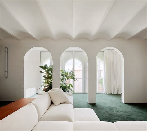 Arches in Interior Design: 26 Projects that Reimagine the Classical Shape | ArchDaily