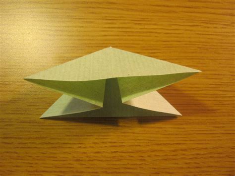 How to Make an Origami Triangle Base: 8 Steps (with Pictures)