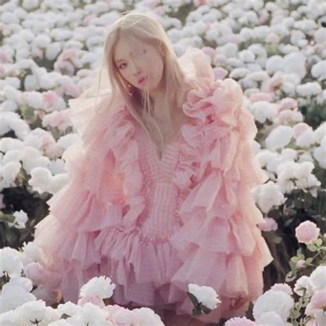 All outfits BLACKPINK’s Rosé wore in her On The Ground music video