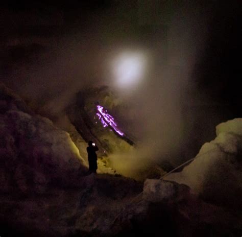 Ijen: Hiking to the Volcano Crater and the Blue Fire