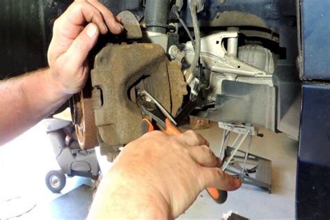 Pros & Cons of DIY car brake replacement