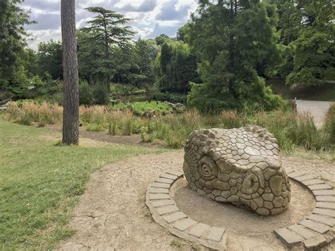 Crystal Palace Park Dinosaurs | Naturally