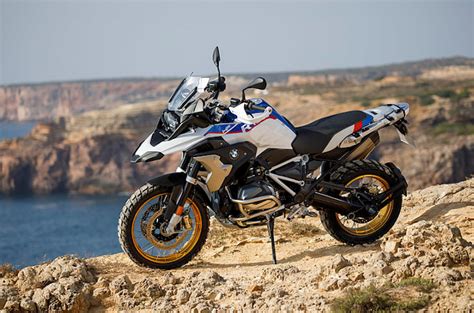 Here's why the BMW R 1250 GS is the ultimate adventure bike | MotoDeal