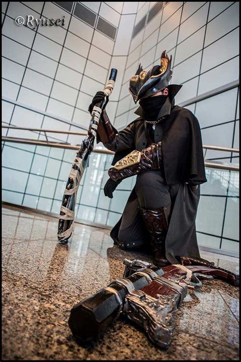 Bloodborne Cosplay - Hunter by Mekiwates on DeviantArt Bloodborne Cosplay, Bloodborne Art ...