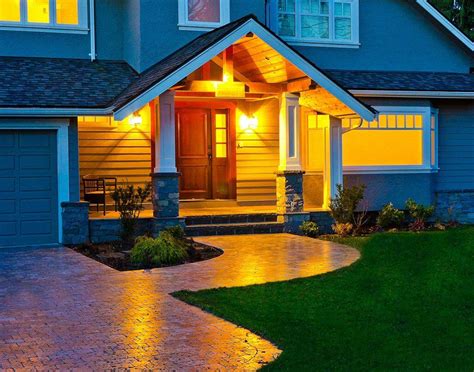 Outdoor Lighting Guide: Exterior Lighting Tips and Tricks | Exterior lighting, Lake houses ...