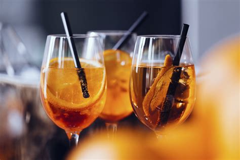 A Whiskey-Lover’s Guide to Aperitifs - Ezra Brooks Bourbon