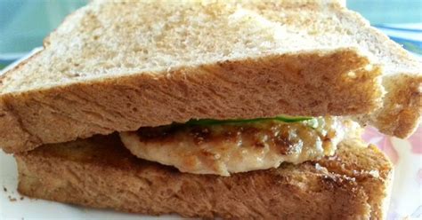 Homemade chicken patties sandwich by Catherine Teo‎