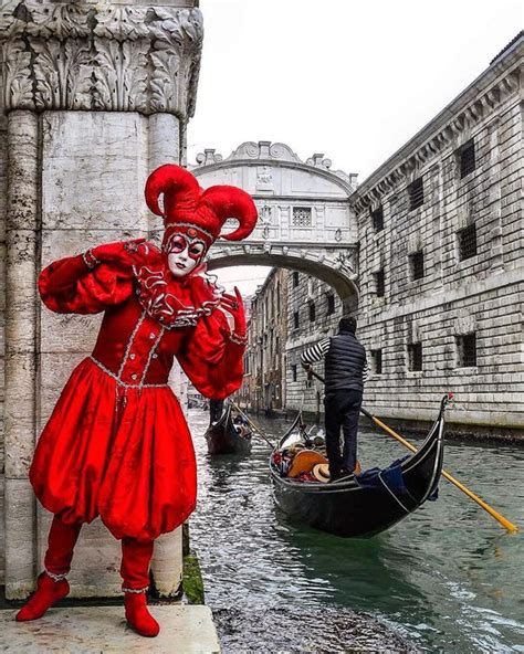 Mardi Gras Carnival Costumes in Venice - Decor To Adore