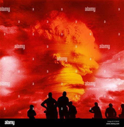 Nuclear warfare hi-res stock photography and images - Alamy