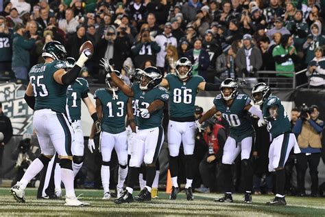 Philadelphia Eagles players celebrate Week 13 win over Redskins - Bleeding Green Nation