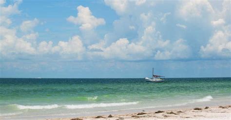 Top 7 Beaches In Bradenton, FL To Visit | Out Coast