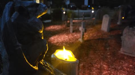 cemetery : r/halloween