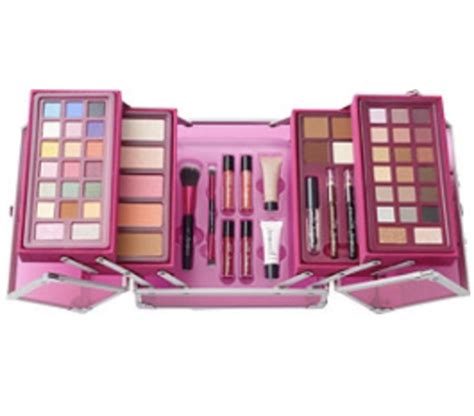 15 best beauty gift sets for every budget this holiday season