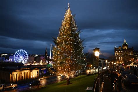 Edinburgh's Festive Tradition: Unveiling the Historic Christmas Tree ...