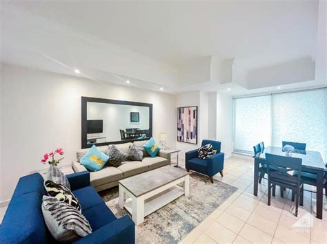 Stunning & Spacious Apt with Balcony Dubai Marina, Dubai (updated ...