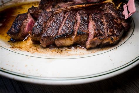 Peter Luger steakhouse launches online reservations