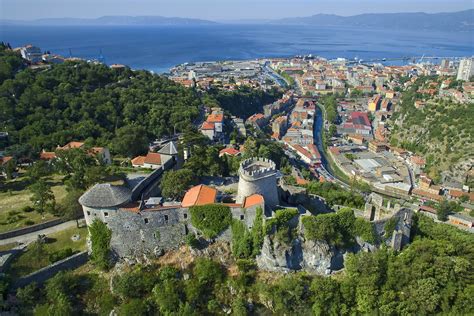 [VIDEO] 10,000 Parade in Rijeka at Croatia’s Biggest Carnival | Croatia Week