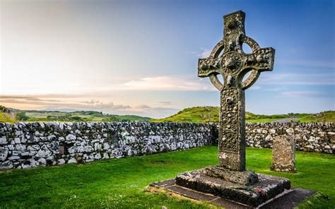 An Overview of the Irish Celtic Cross’s Origins, Symbolism, and Meanings