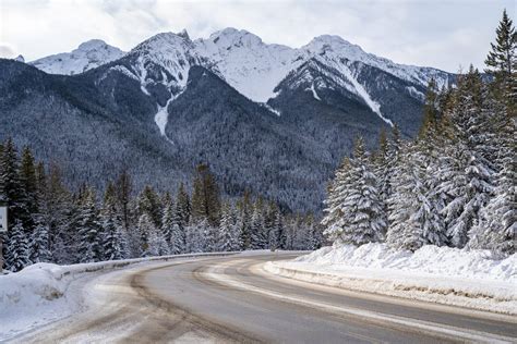 Driving through Kootenay National Park in Winter: British Columbia, Canada - But First, Gift Shop