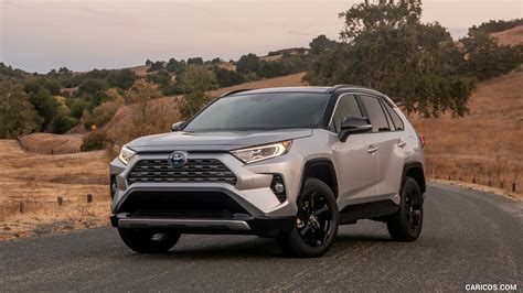 2019 Toyota RAV4 Hybrid XSE (Color: Silver Sky Metallic) | Front Three ...