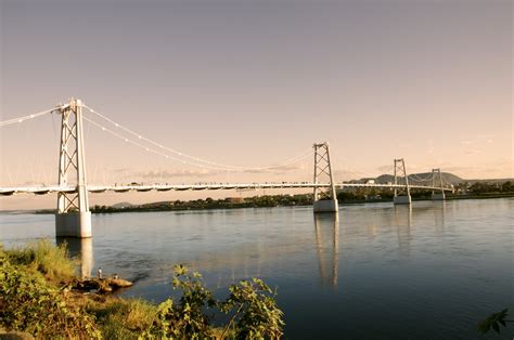 Snapping Africa: the Tete bridge, spanning the Zambezi............this ...