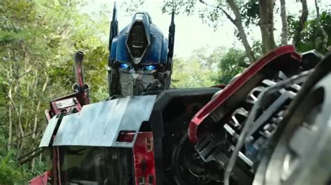 Optimus Prime Meets Optimus Primal in Transformers: Rise of the Beasts Clip