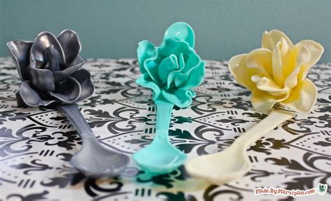 Plastic Spoon Roses DIY Recycled Craft | FaveCrafts.com