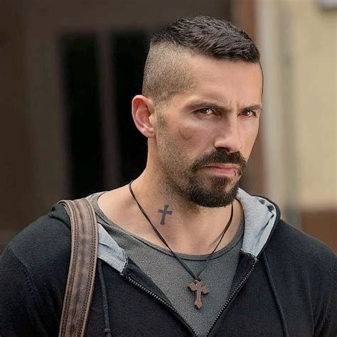 #Scottadkins #Boyka | Capelli uomo, Capelli lunghi corti, Capelli