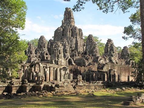 Unconventional Ways To Understand The Beauty of Bayon Temple | IntoCambodia.org