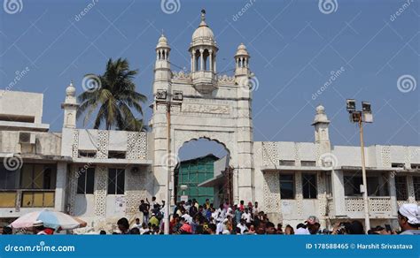 Muslim Dargah of Haji Ali Located Near Dadar. Editorial Image - Image of islamic, historic ...