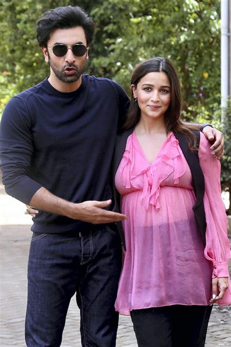 Alia Bhatt and Ranbir Kapoor with Baby Girl: First Photo from Hospital