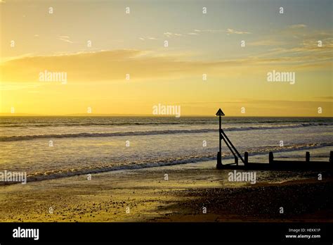 East Wittering, West Sussex. 22nd December, 2016: Calm weather prior to the imminent wet and ...